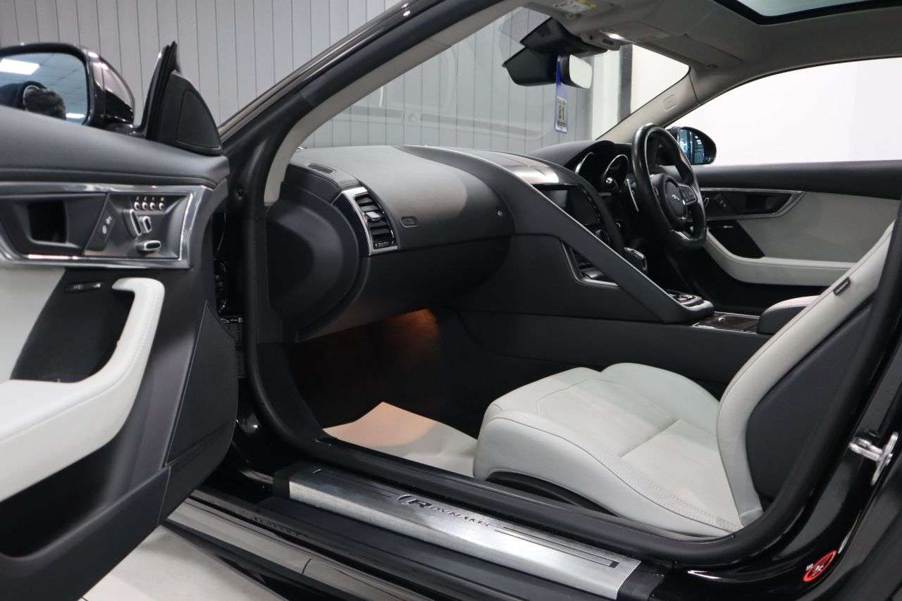 2019 JAGUAR F-TYPE 2019 JAGUAR F-TYPE