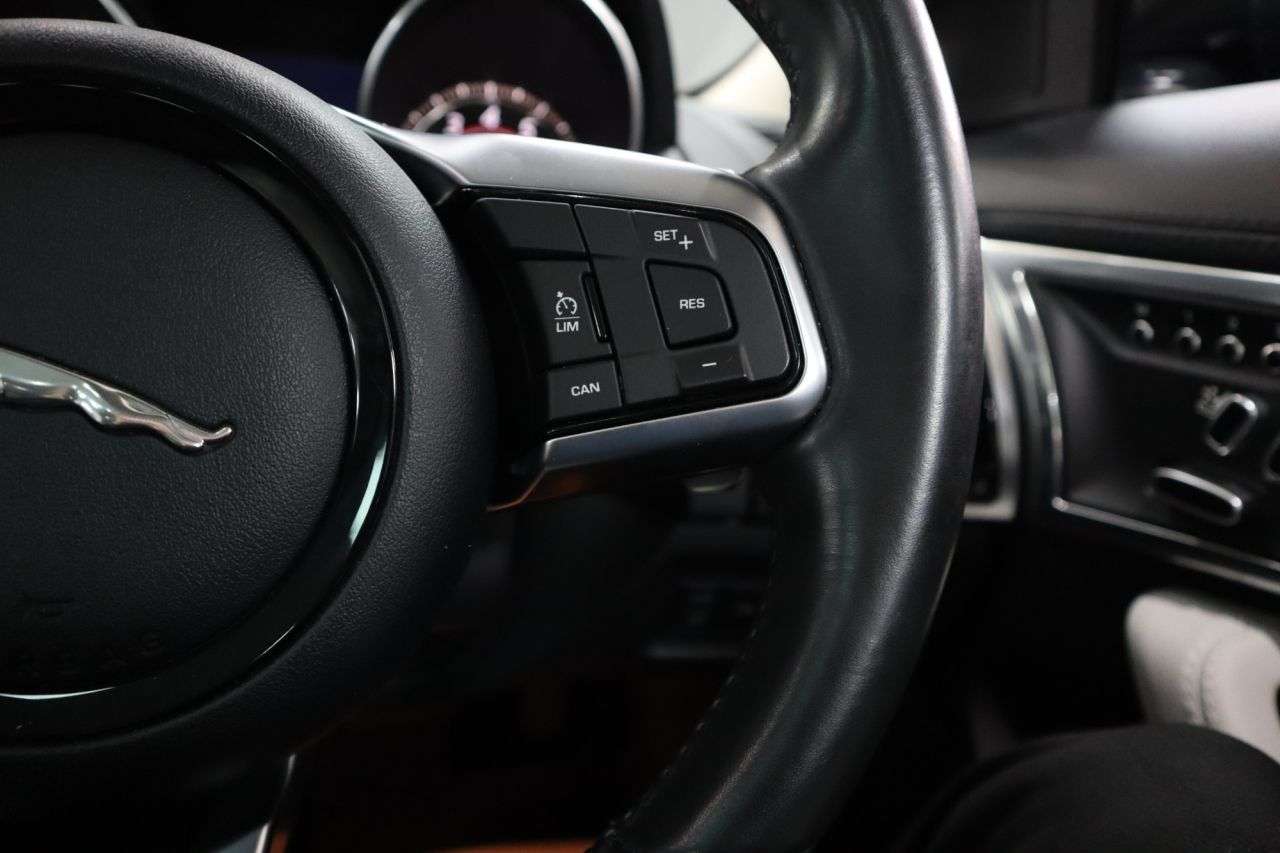 2019 JAGUAR F-TYPE 2019 JAGUAR F-TYPE