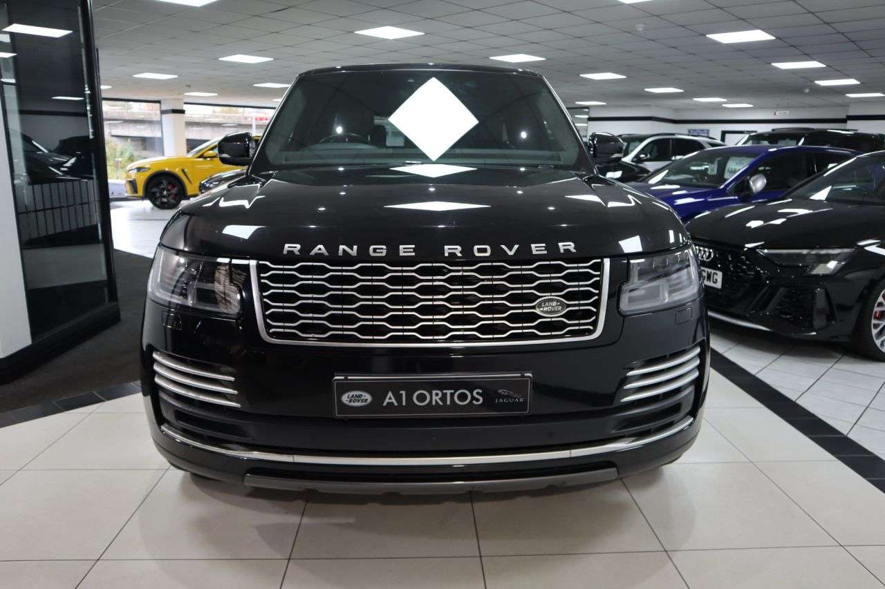 A 2019 LAND ROVER RANGE ROVER 4.4 SD V8 Autobiography SUV 5dr Diesel Auto 4WD Euro 6 (s/s) (339 ps) AMAZI A 2019 LAND ROVER RANGE ROVER 4.4 SD V8 Autobiography SUV 5dr Diesel Auto 4WD Euro 6 (s/s) (339 ps) AMAZI