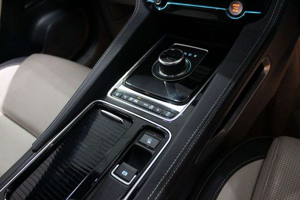 2018 JAGUAR F-PACE 2018 JAGUAR F-PACE