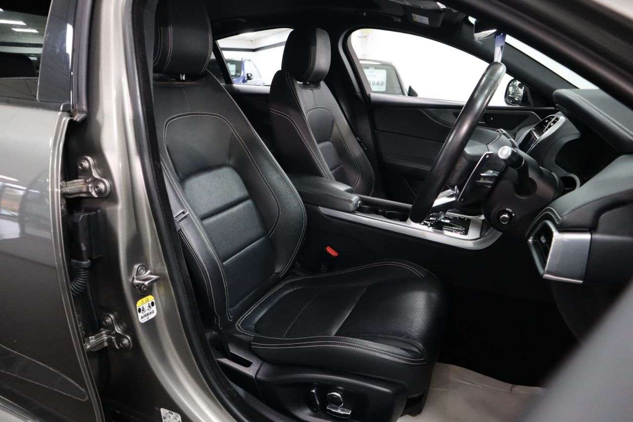 2020 JAGUAR XE 2020 JAGUAR XE