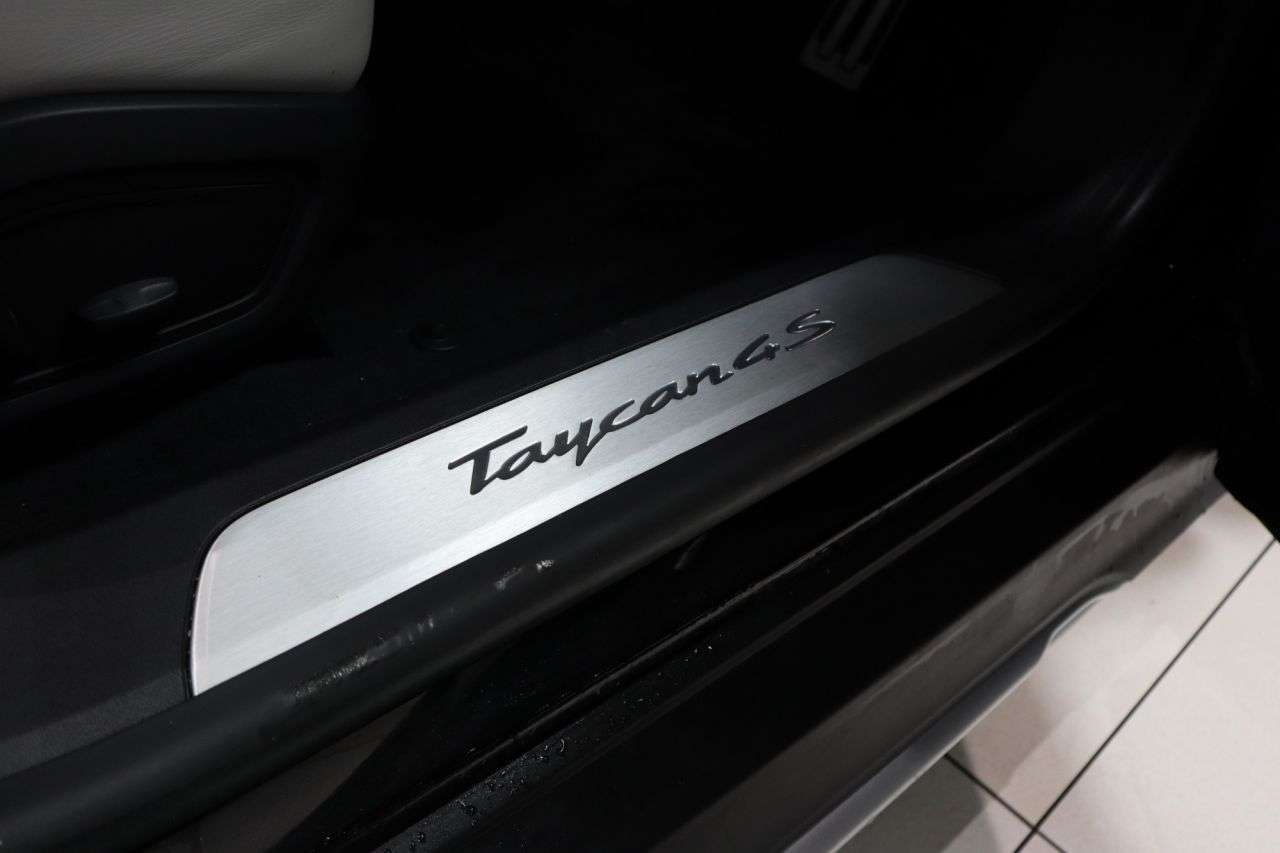 2023 PORSCHE TAYCAN 2023 PORSCHE TAYCAN