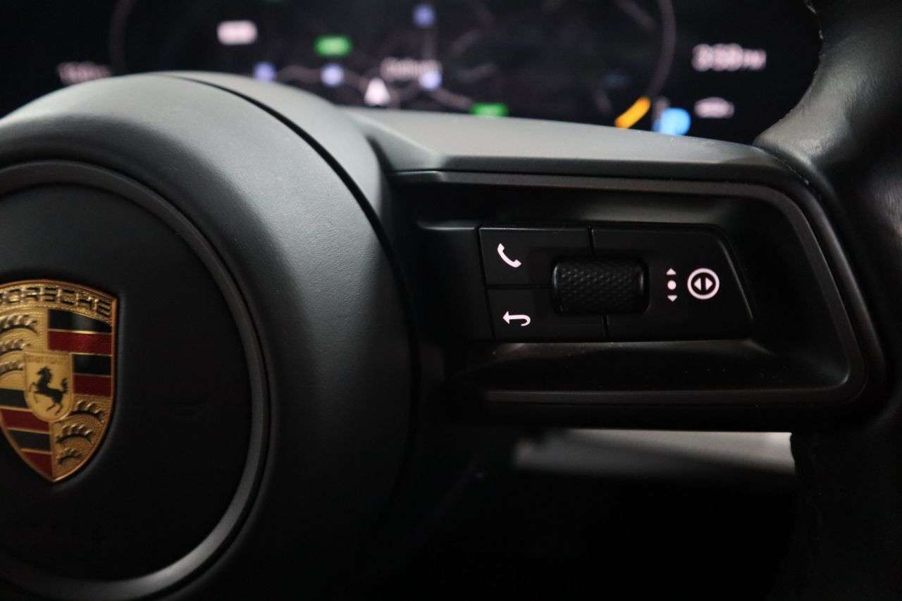 2023 PORSCHE TAYCAN 2023 PORSCHE TAYCAN