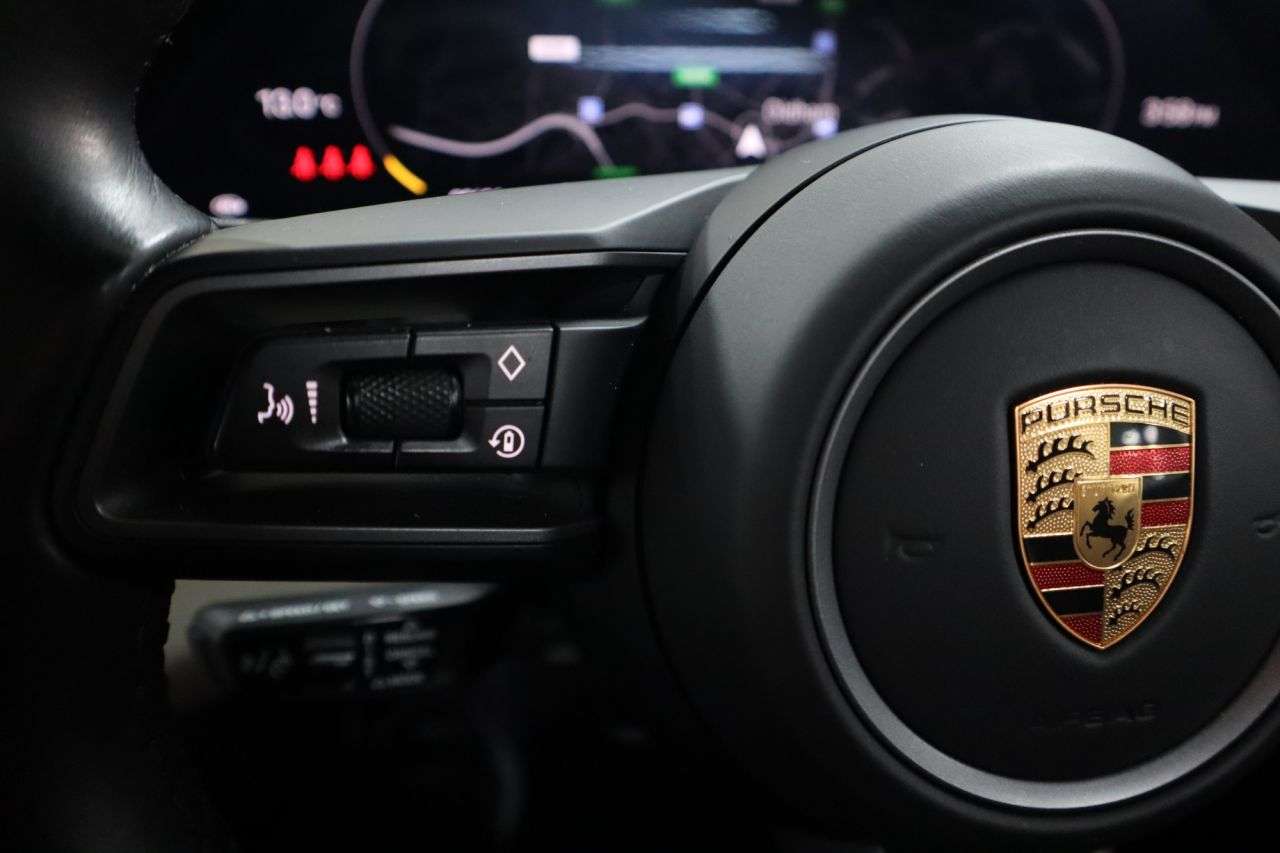 2023 PORSCHE TAYCAN 2023 PORSCHE TAYCAN