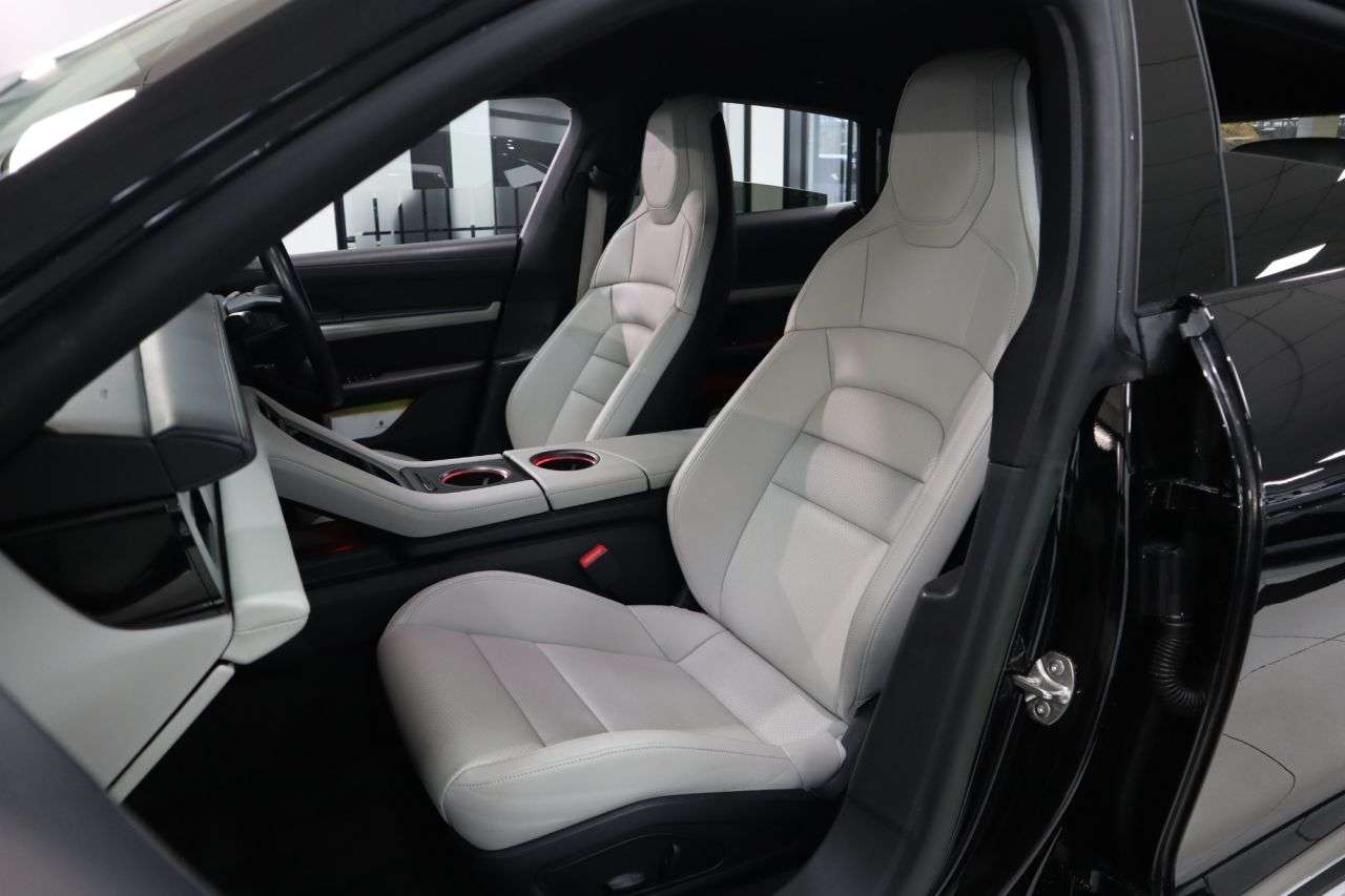 2023 PORSCHE TAYCAN 2023 PORSCHE TAYCAN