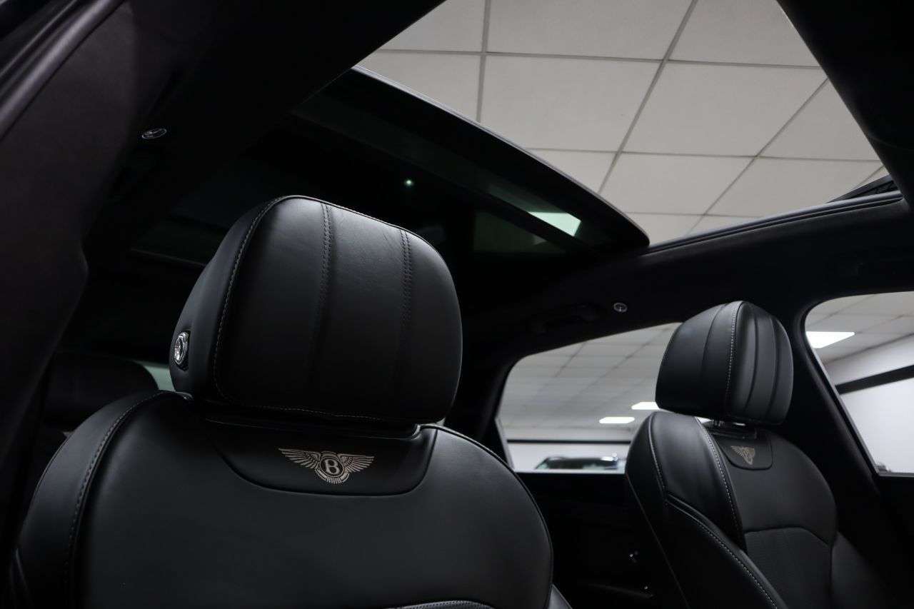 A 2019 BENTLEY BENTAYGA 4.0 V8 SUV 5dr Petrol Auto 4WD Euro 6 (s/s) (550 ps) BENTLEY MAIN DEALER HI A 2019 BENTLEY BENTAYGA 4.0 V8 SUV 5dr Petrol Auto 4WD Euro 6 (s/s) (550 ps) BENTLEY MAIN DEALER HI