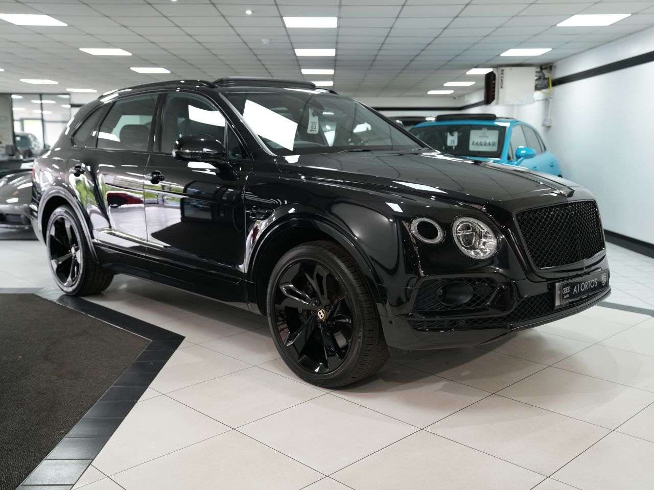A 2019 BENTLEY BENTAYGA 4.0 V8 Centenary SUV 5dr Petrol Auto 4WD Euro 6 (s/s) (550 ps) BENTLEY MAIN A 2019 BENTLEY BENTAYGA 4.0 V8 Centenary SUV 5dr Petrol Auto 4WD Euro 6 (s/s) (550 ps) BENTLEY MAIN