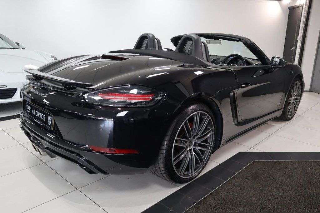 null PORSCHE 718 BOXSTER null PORSCHE 718 BOXSTER