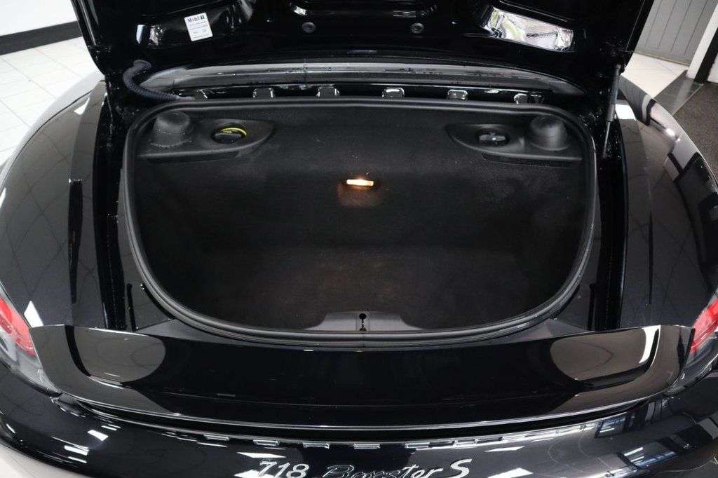 null PORSCHE 718 BOXSTER null PORSCHE 718 BOXSTER