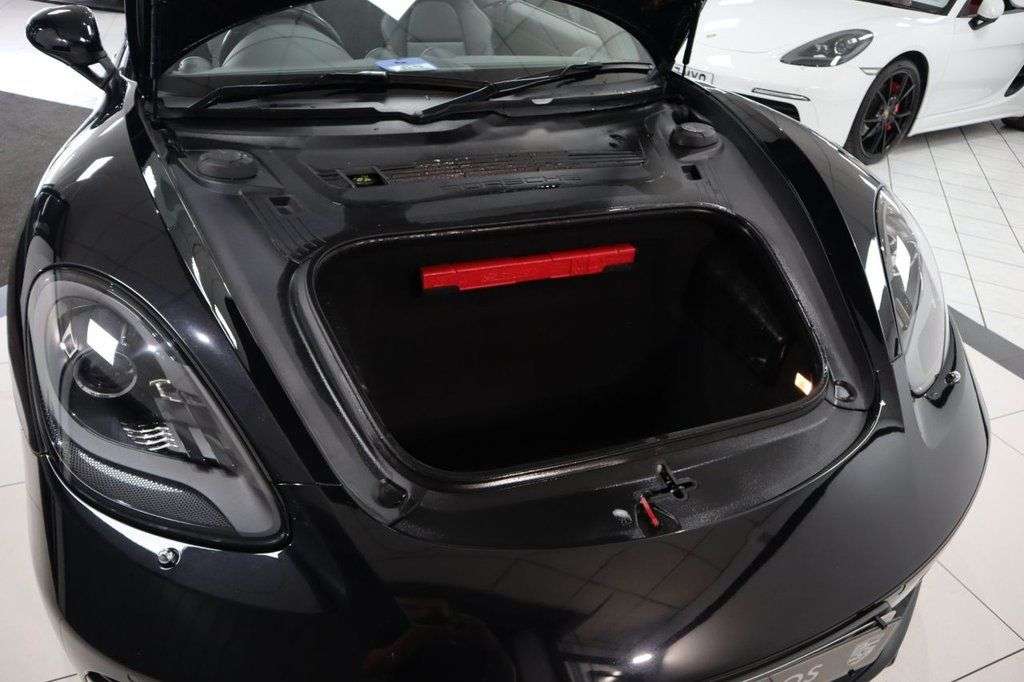 null PORSCHE 718 BOXSTER null PORSCHE 718 BOXSTER
