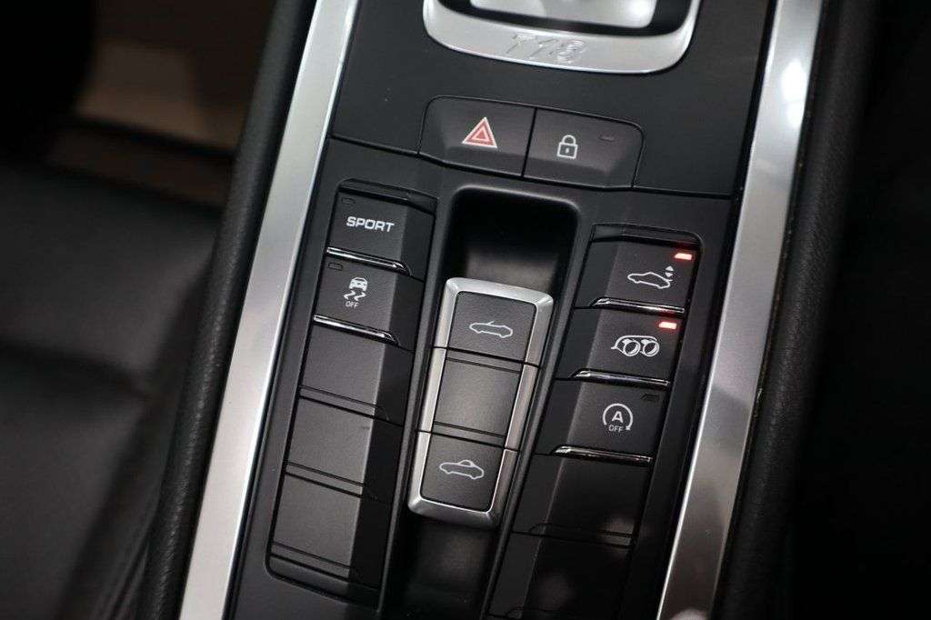 null PORSCHE 718 BOXSTER null PORSCHE 718 BOXSTER