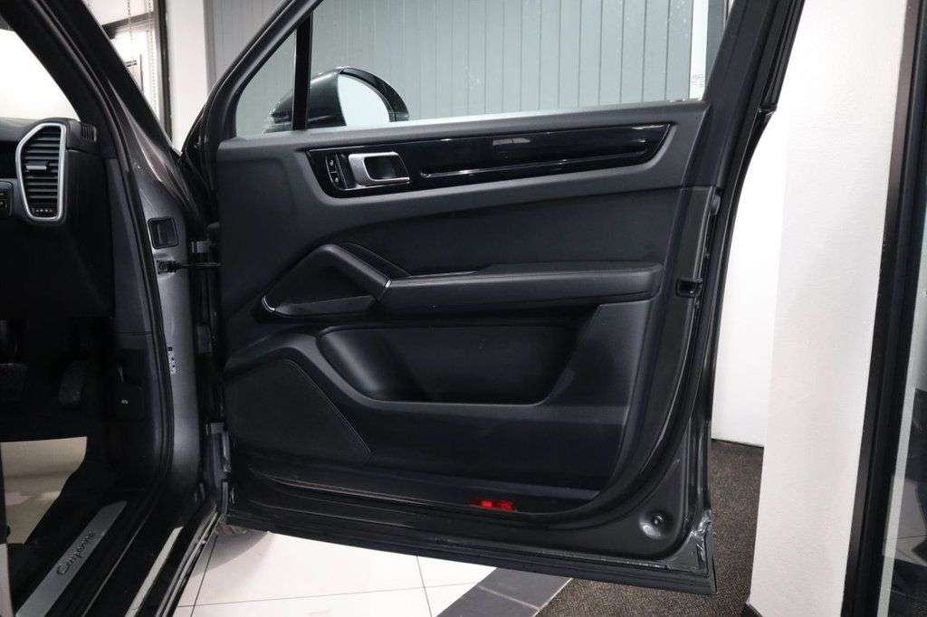 null PORSCHE CAYENNE null PORSCHE CAYENNE