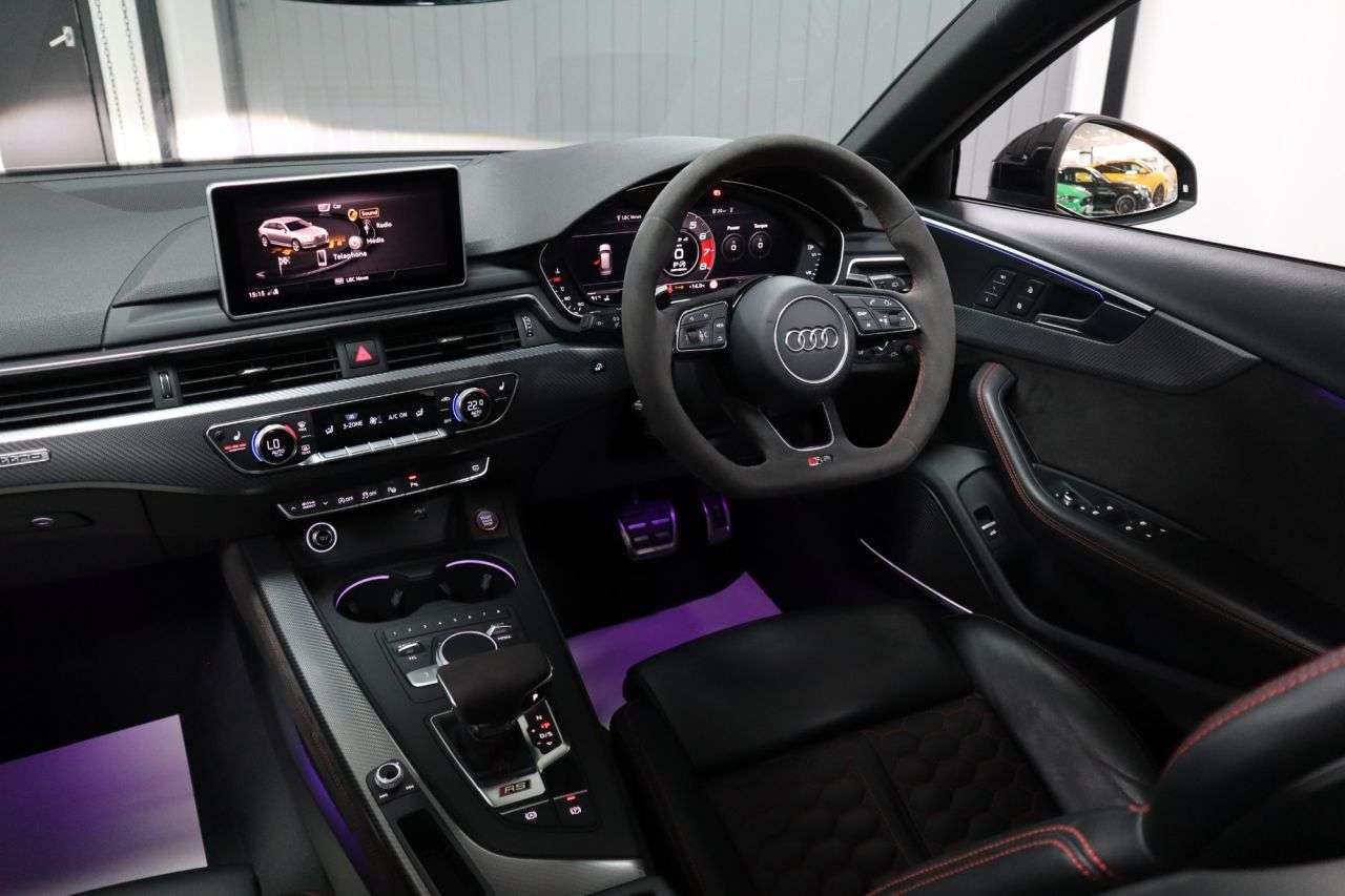 2018 AUDI RS4 AVANT 2018 AUDI RS4 AVANT