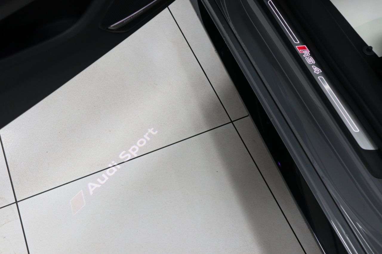 2018 AUDI RS4 AVANT 2018 AUDI RS4 AVANT