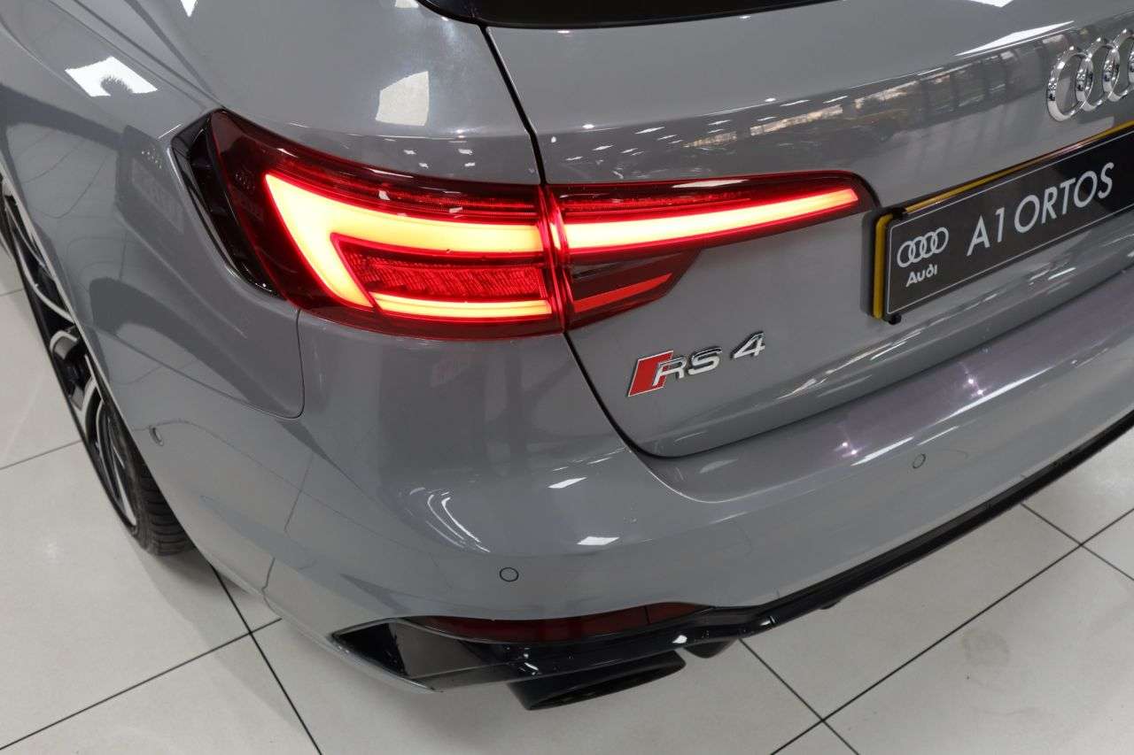 2018 AUDI RS4 AVANT 2018 AUDI RS4 AVANT