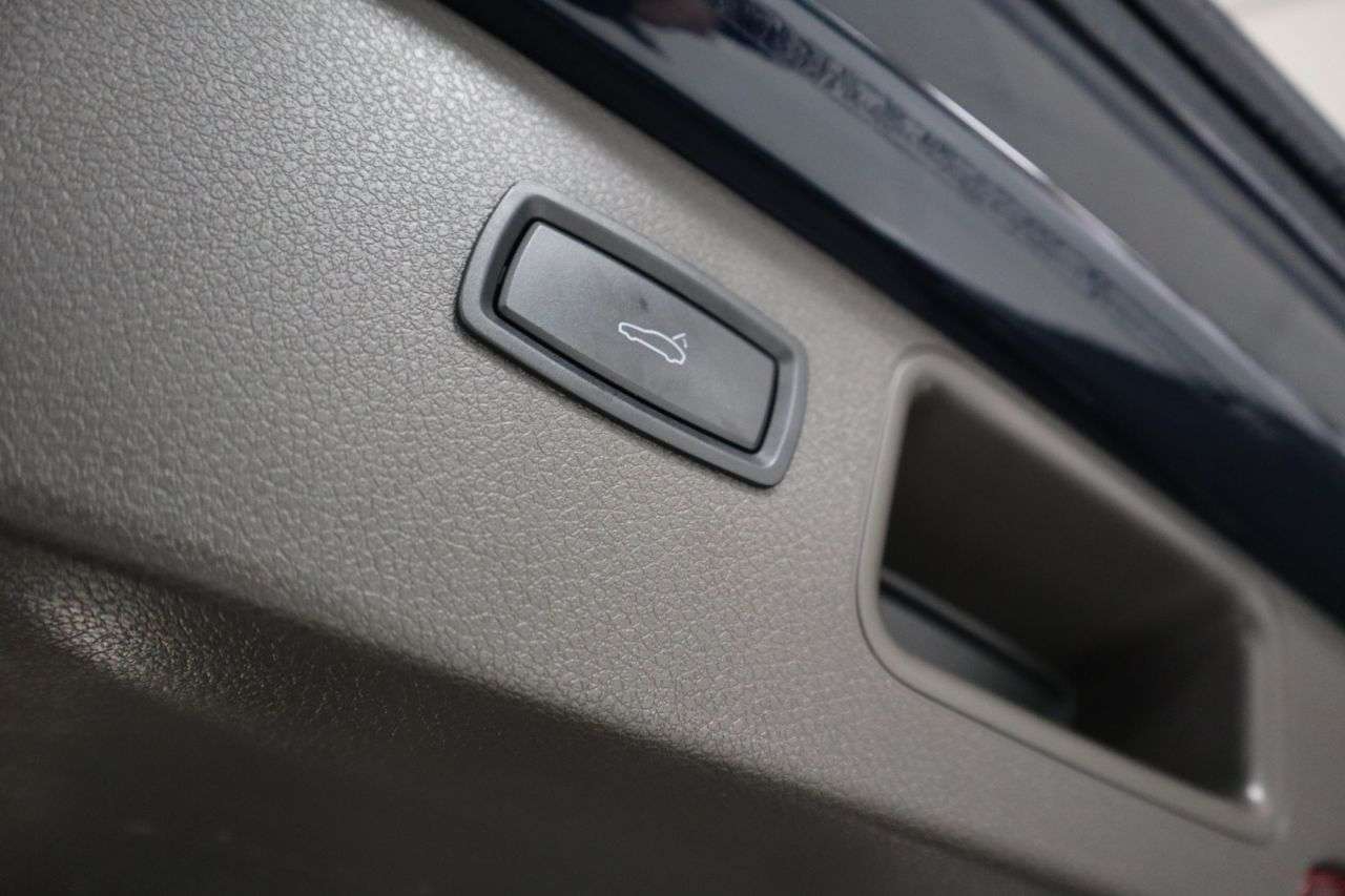 2019 PORSCHE MACAN 2019 PORSCHE MACAN