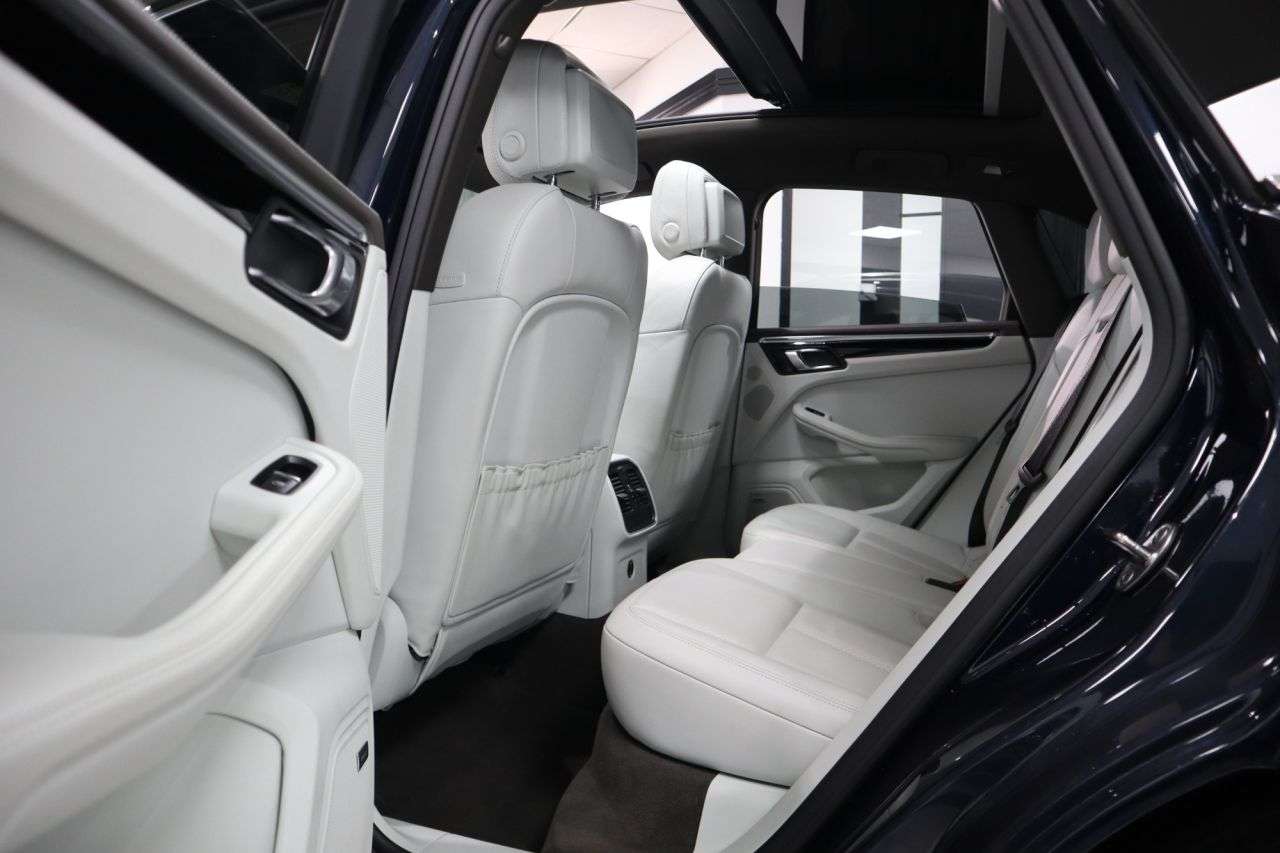 2019 PORSCHE MACAN 2019 PORSCHE MACAN