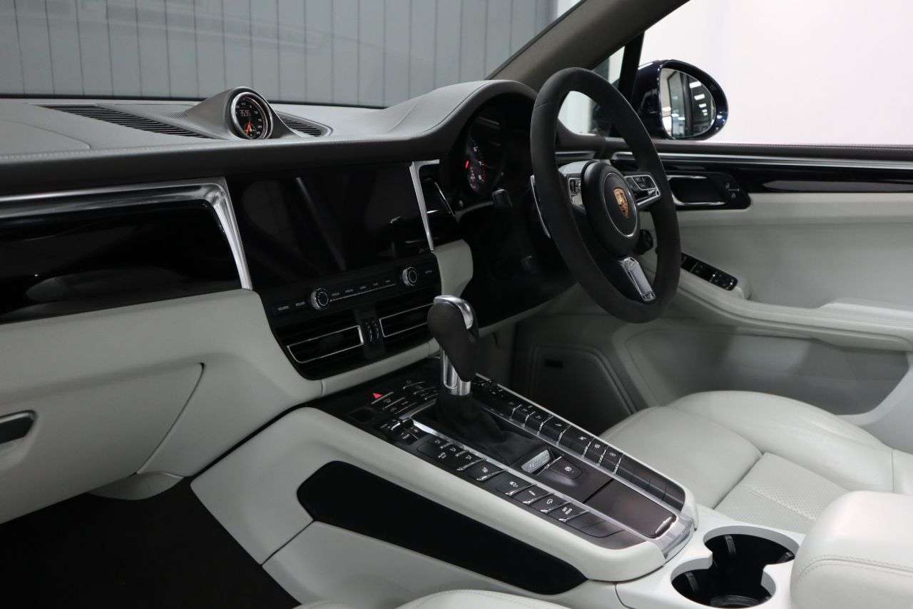 2019 PORSCHE MACAN 2019 PORSCHE MACAN