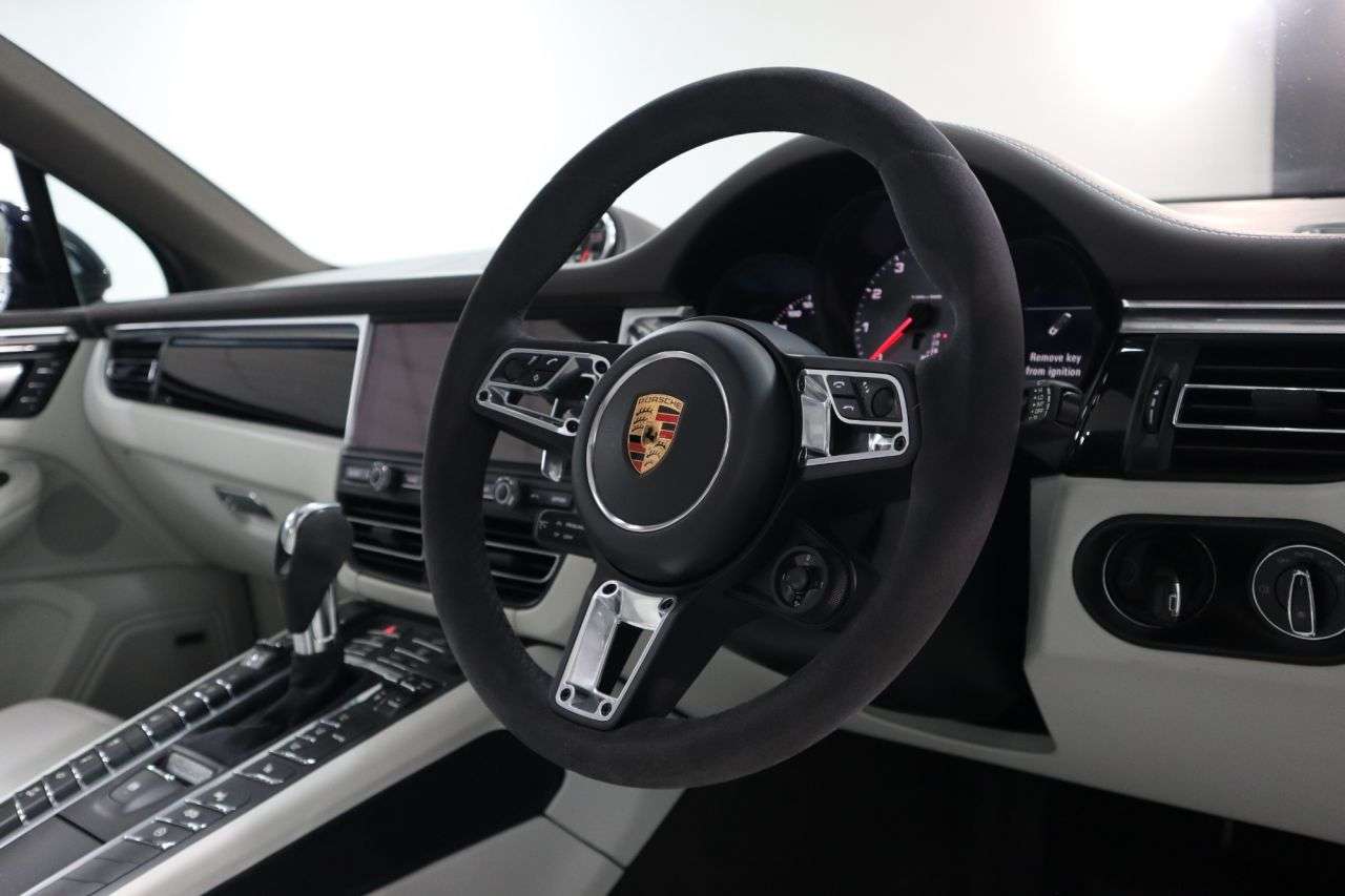 2019 PORSCHE MACAN 2019 PORSCHE MACAN