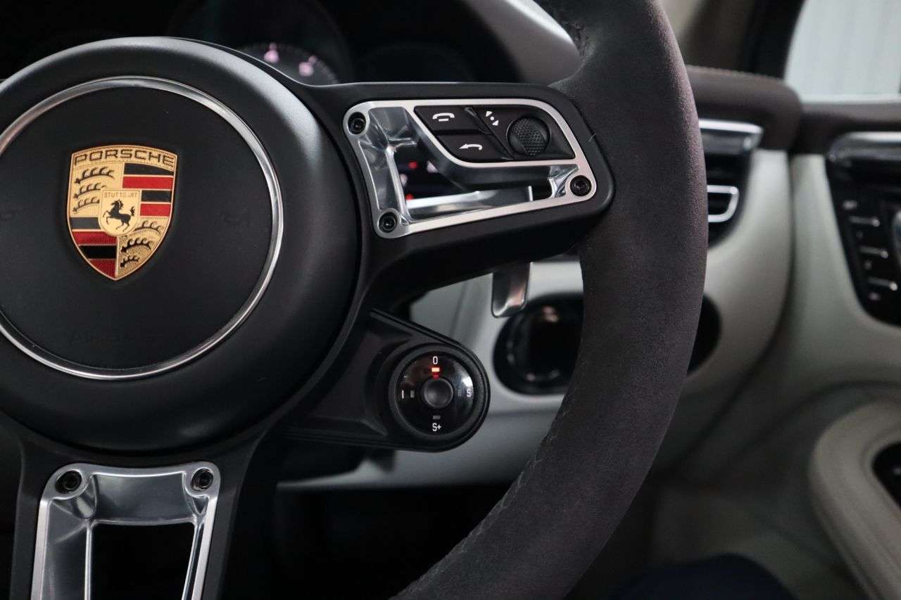 2019 PORSCHE MACAN 2019 PORSCHE MACAN
