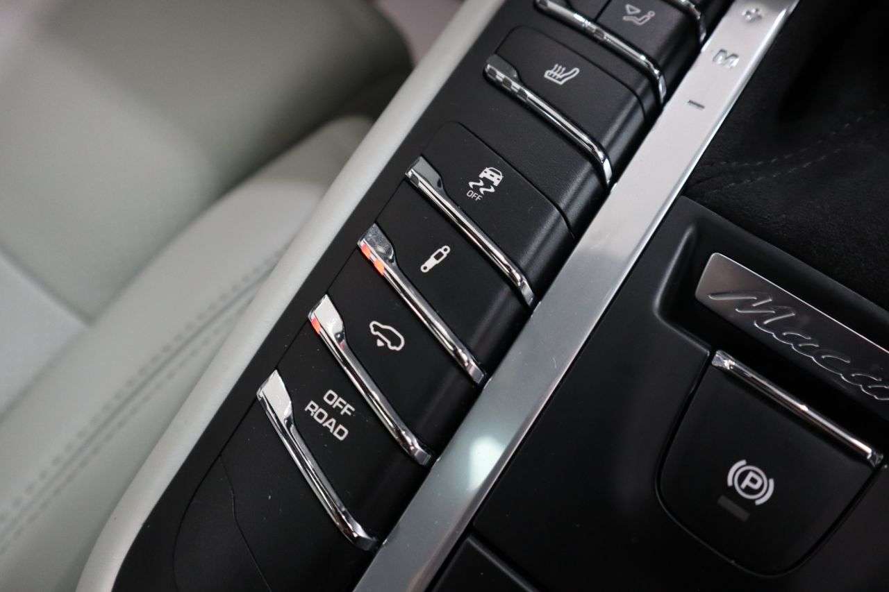 2019 PORSCHE MACAN 2019 PORSCHE MACAN