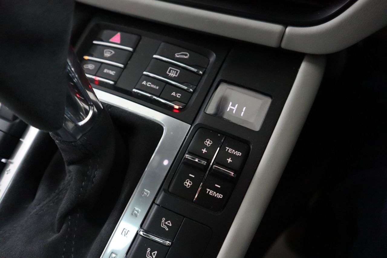 2019 PORSCHE MACAN 2019 PORSCHE MACAN