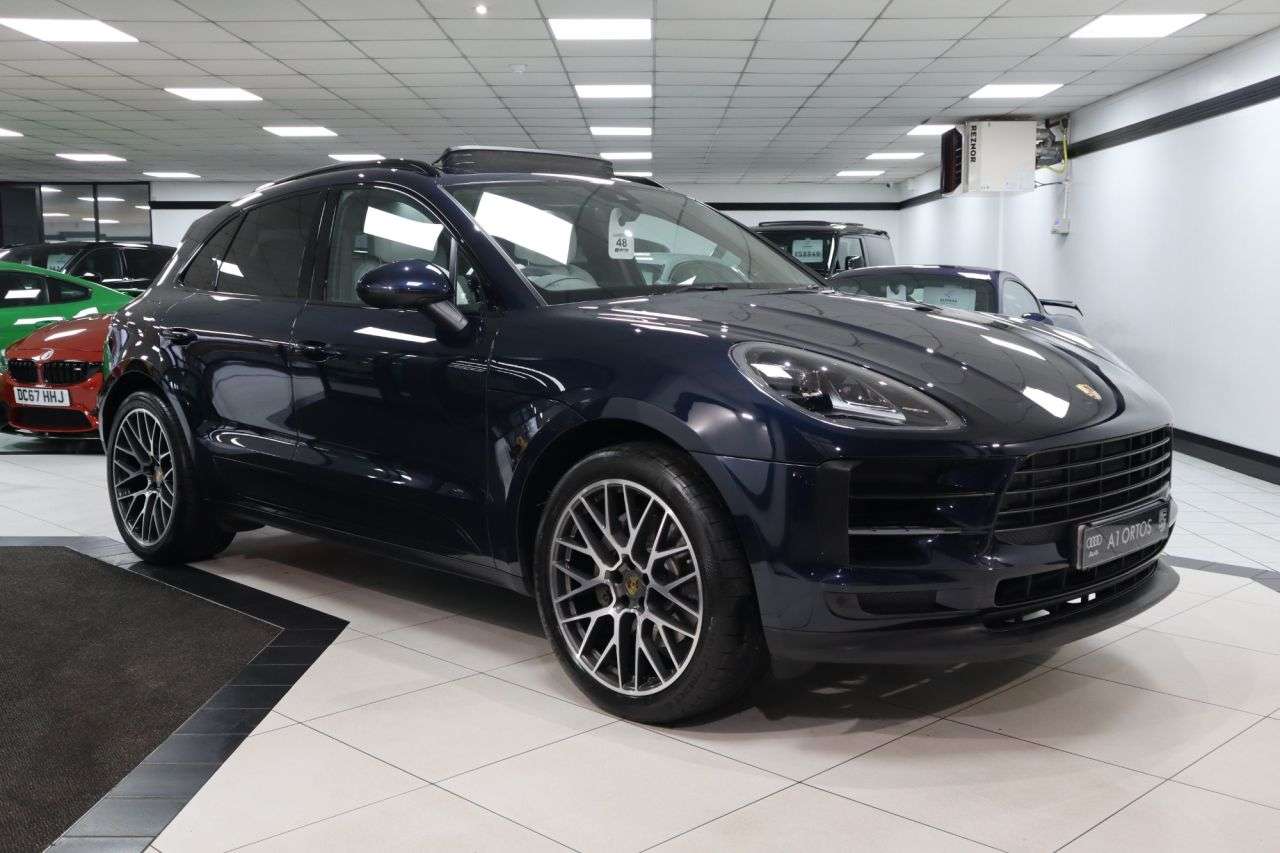 A 2019 PORSCHE MACAN 3.0T V6 S SUV 5dr Petrol PDK 4WD Euro 6 (s/s) (354 ps) £19K MACAN SPEC, STU A 2019 PORSCHE MACAN 3.0T V6 S SUV 5dr Petrol PDK 4WD Euro 6 (s/s) (354 ps) £19K MACAN SPEC, STU