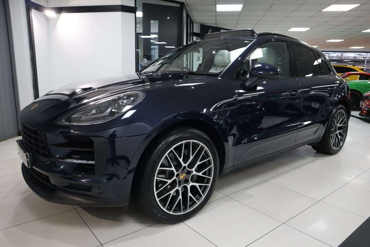 A 2019 PORSCHE MACAN 3.0T V6 S SUV 5dr Petrol PDK 4WD Euro 6 (s/s) (354 ps) £19K MACAN SPEC, STU A 2019 PORSCHE MACAN 3.0T V6 S SUV 5dr Petrol PDK 4WD Euro 6 (s/s) (354 ps) £19K MACAN SPEC, STU