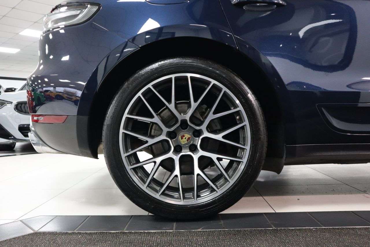 2019 PORSCHE MACAN 2019 PORSCHE MACAN