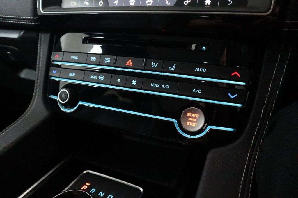 2019 JAGUAR F-PACE 2019 JAGUAR F-PACE