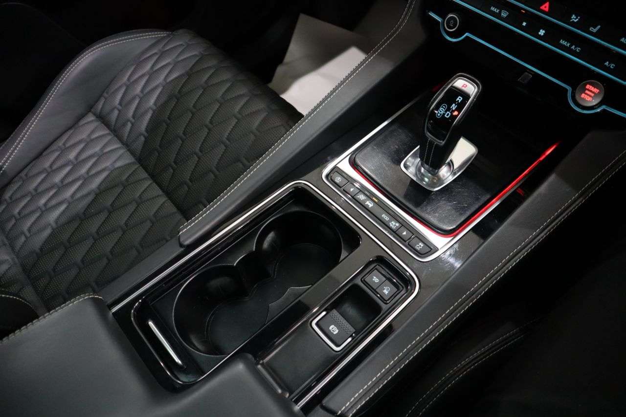 2021 JAGUAR F-PACE 2021 JAGUAR F-PACE