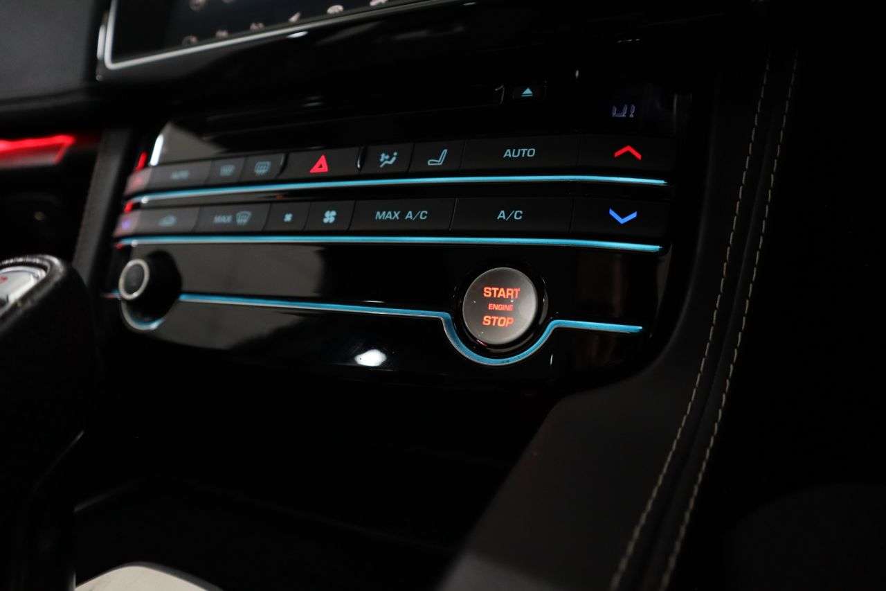 2021 JAGUAR F-PACE 2021 JAGUAR F-PACE