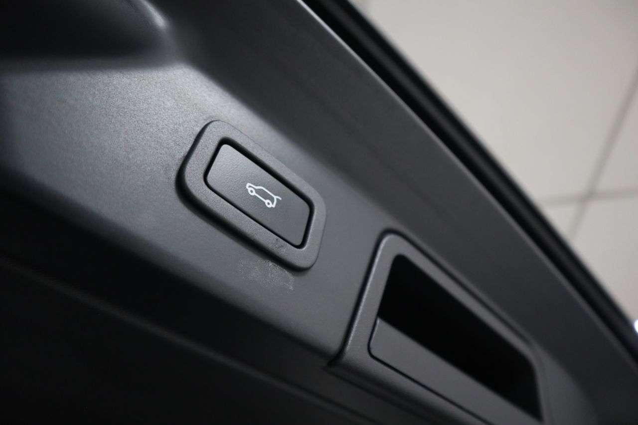 2018 LAND ROVER RANGE ROVER VELAR 2018 LAND ROVER RANGE ROVER VELAR