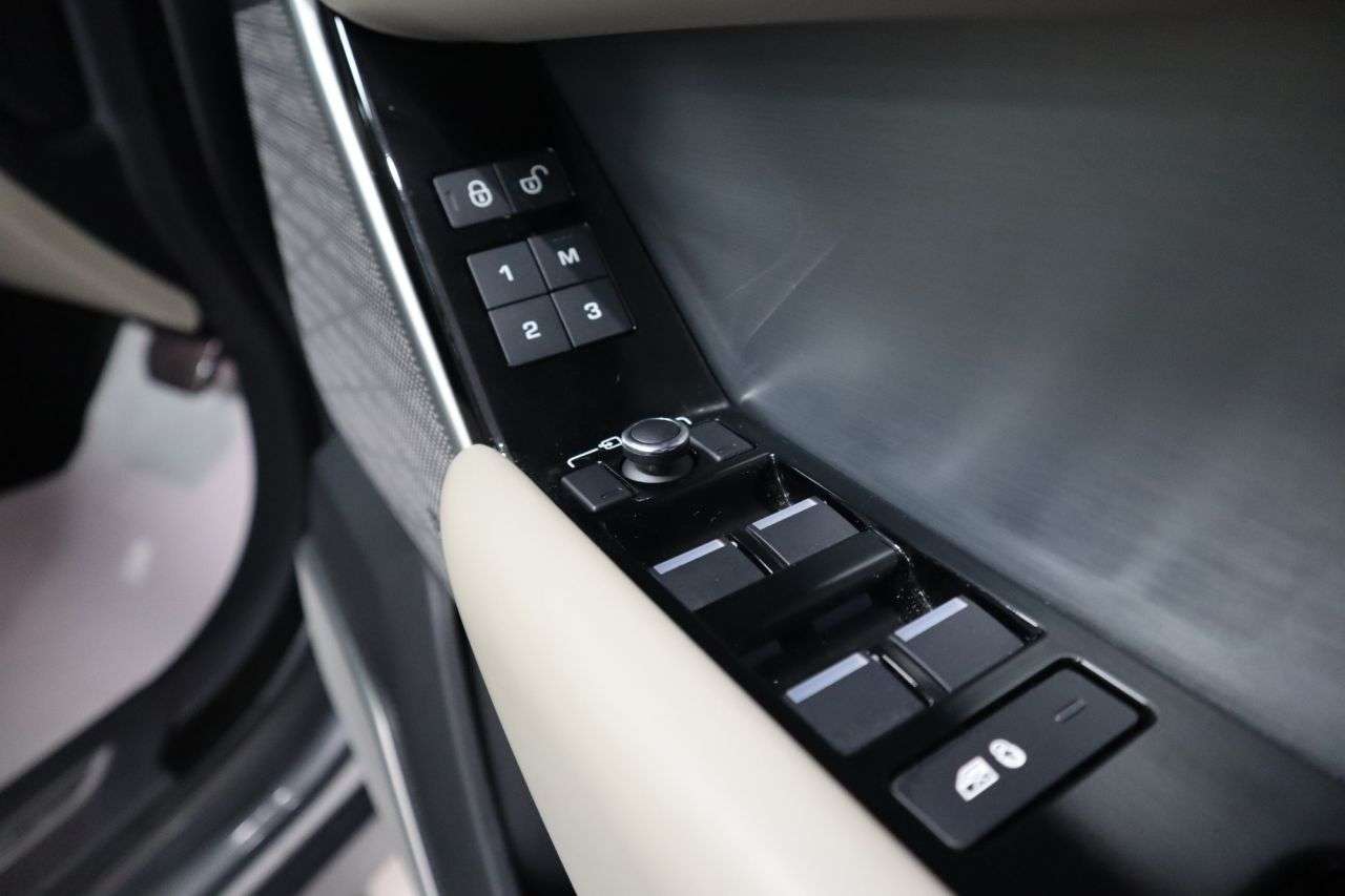 2018 LAND ROVER RANGE ROVER VELAR 2018 LAND ROVER RANGE ROVER VELAR