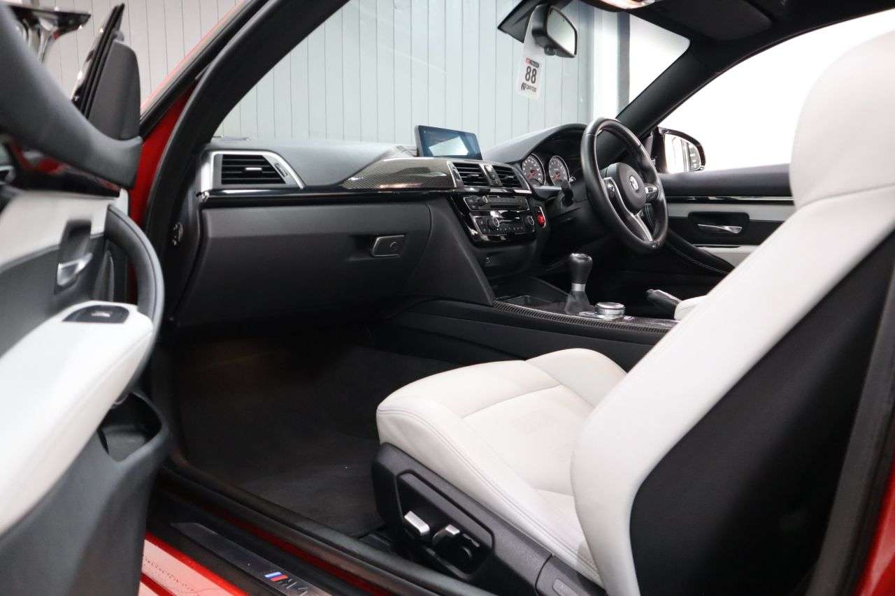 2018 BMW M4 2018 BMW M4