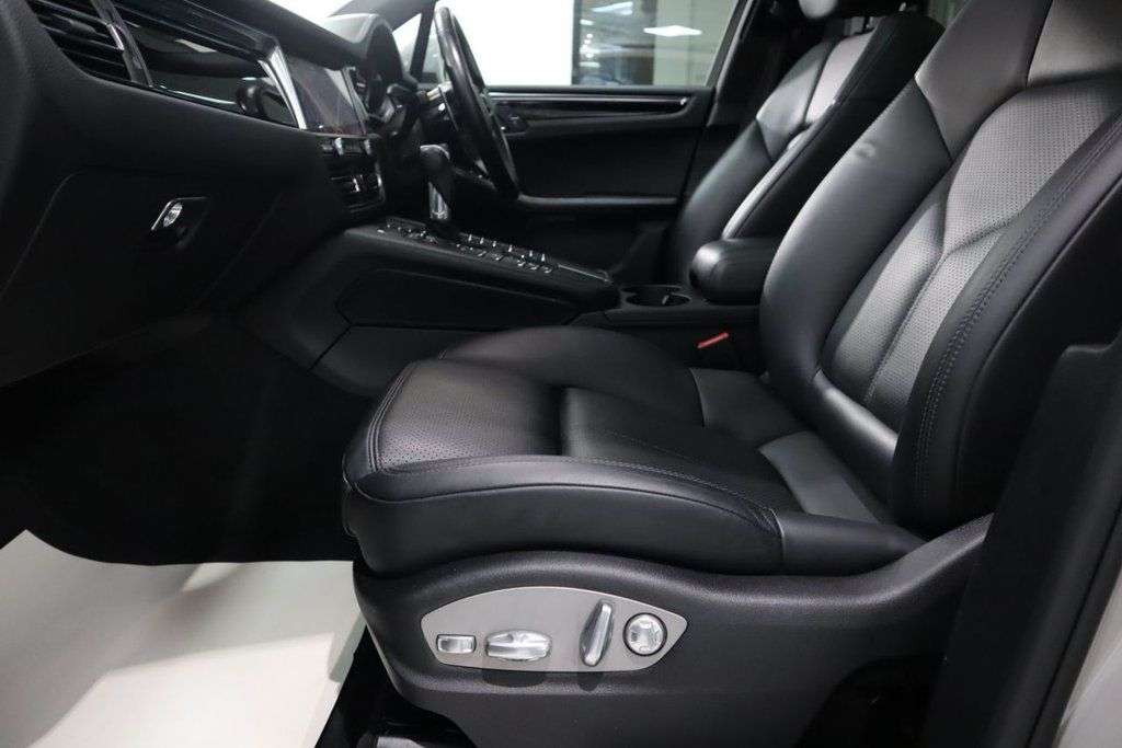 2021 PORSCHE MACAN 2021 PORSCHE MACAN