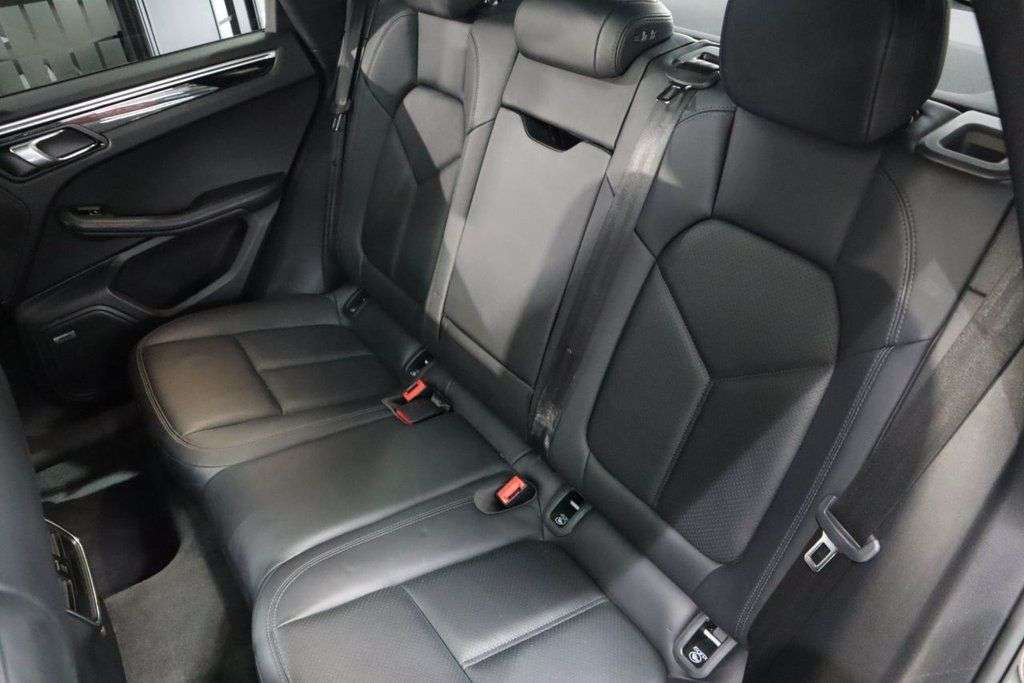 2021 PORSCHE MACAN 2021 PORSCHE MACAN