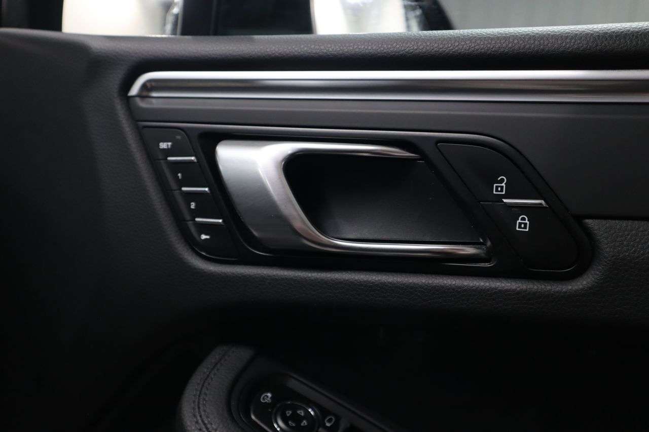 2021 PORSCHE MACAN 2021 PORSCHE MACAN