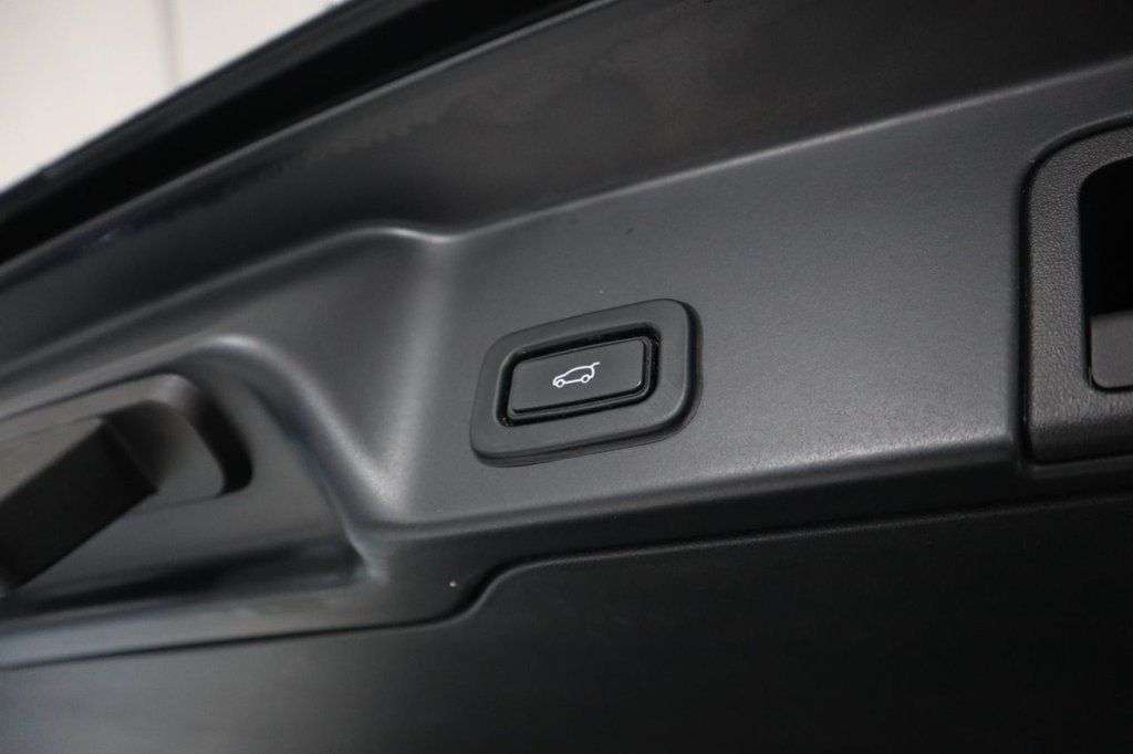 2019 LAND ROVER RANGE ROVER EVOQUE 2019 LAND ROVER RANGE ROVER EVOQUE