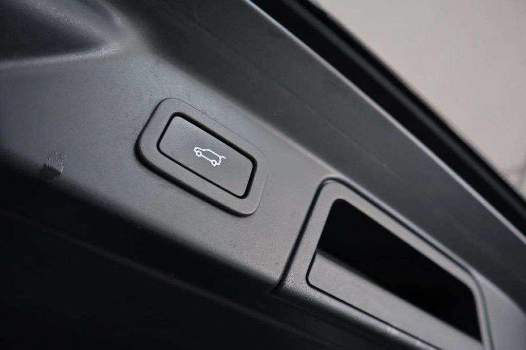 2022 LAND ROVER RANGE ROVER VELAR 2022 LAND ROVER RANGE ROVER VELAR