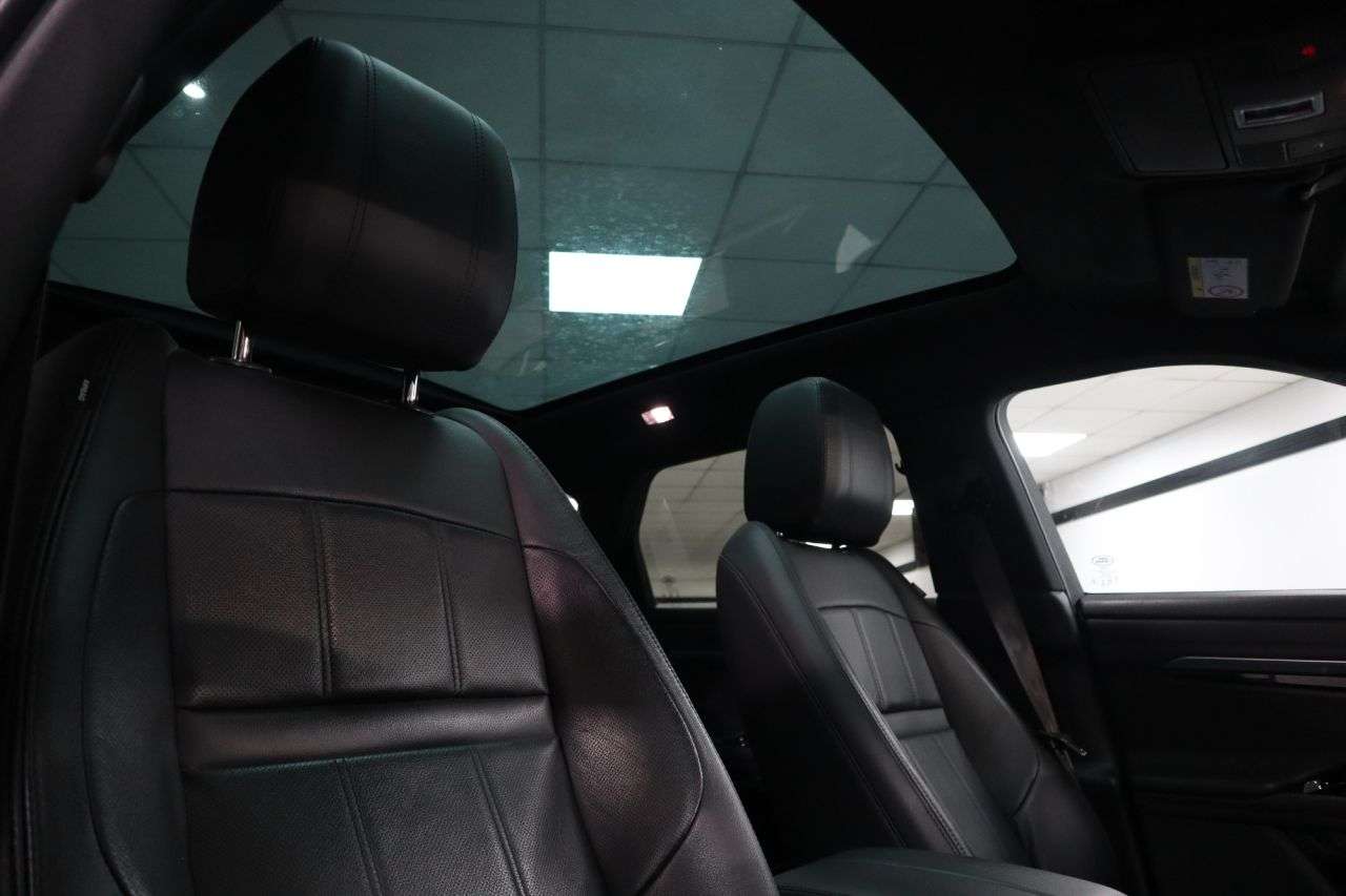 A 2019 LAND ROVER RANGE ROVER EVOQUE 2.0 D180 R-Dynamic SE SUV 5dr Diesel Auto 4WD Euro 6 (s/s) (180 ps) AMAZING A 2019 LAND ROVER RANGE ROVER EVOQUE 2.0 D180 R-Dynamic SE SUV 5dr Diesel Auto 4WD Euro 6 (s/s) (180 ps) AMAZING