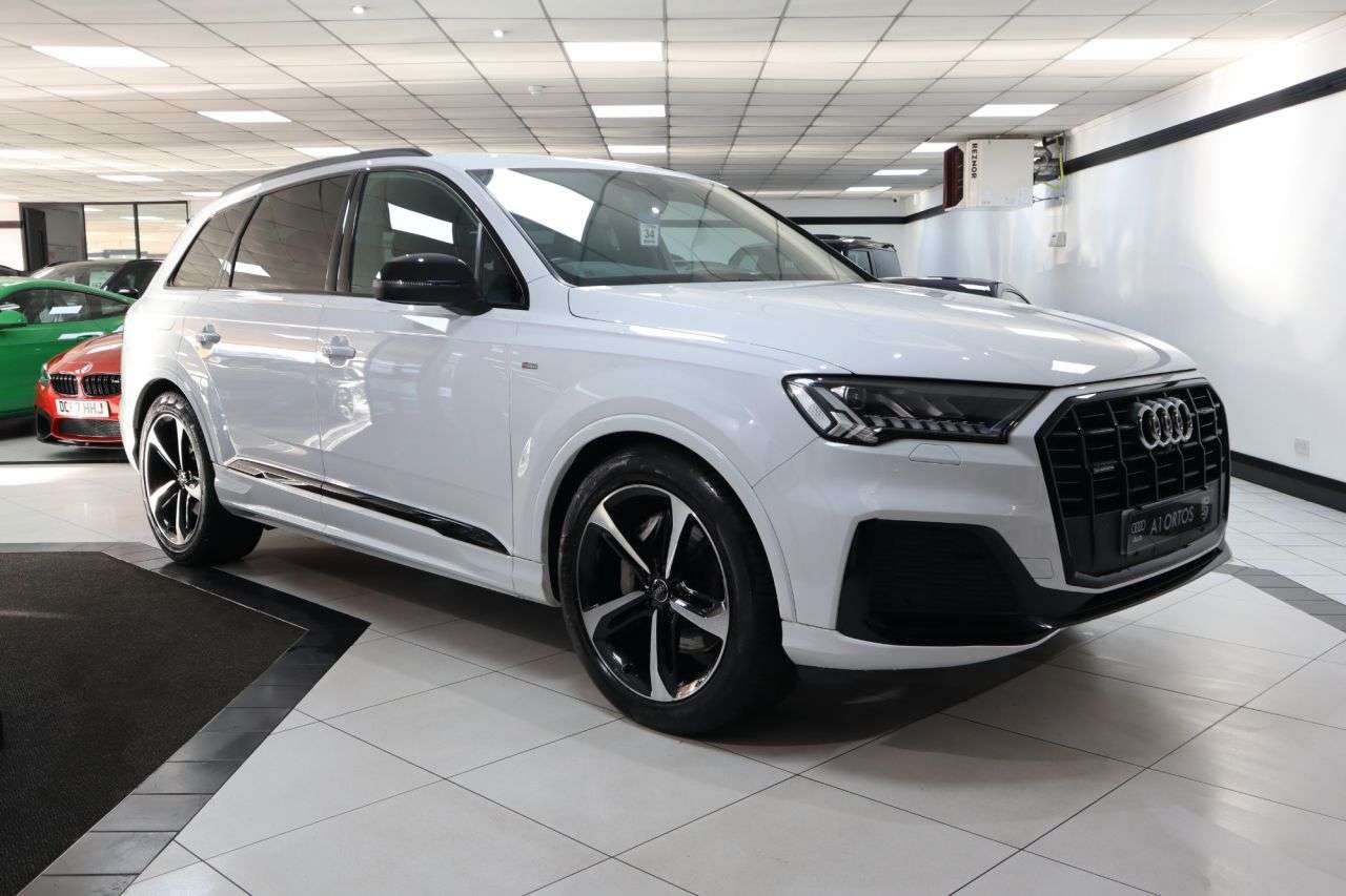 A 2019 AUDI Q7 3.0 TDI V6 50 Black Edition SUV 5dr Diesel Tiptronic quattro Euro 6 (s/s) ( A 2019 AUDI Q7 3.0 TDI V6 50 Black Edition SUV 5dr Diesel Tiptronic quattro Euro 6 (s/s) (
