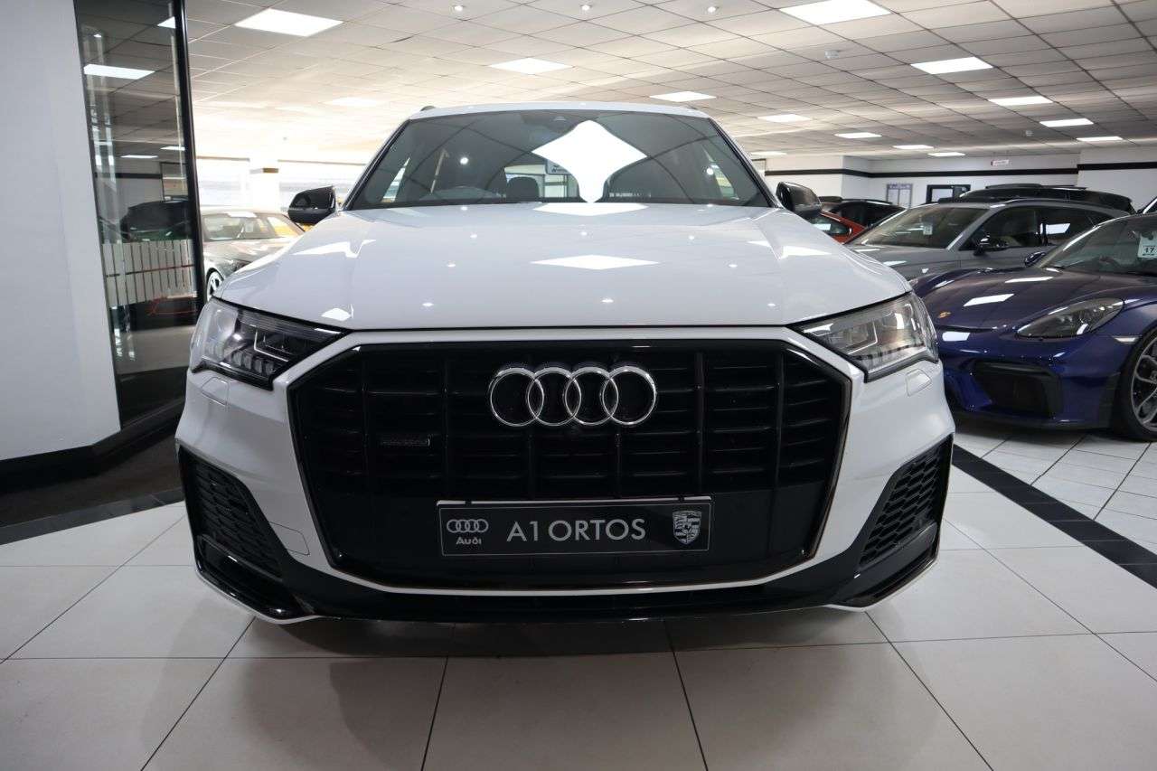 A 2019 AUDI Q7 3.0 TDI V6 50 Black Edition SUV 5dr Diesel Tiptronic quattro Euro 6 (s/s) ( A 2019 AUDI Q7 3.0 TDI V6 50 Black Edition SUV 5dr Diesel Tiptronic quattro Euro 6 (s/s) (