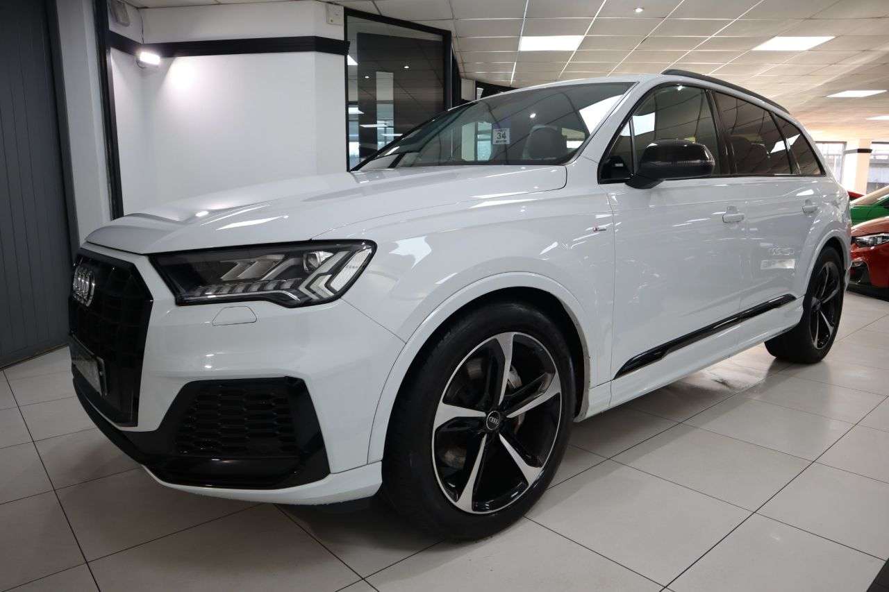 A 2019 AUDI Q7 3.0 TDI V6 50 Black Edition SUV 5dr Diesel Tiptronic quattro Euro 6 (s/s) ( A 2019 AUDI Q7 3.0 TDI V6 50 Black Edition SUV 5dr Diesel Tiptronic quattro Euro 6 (s/s) (