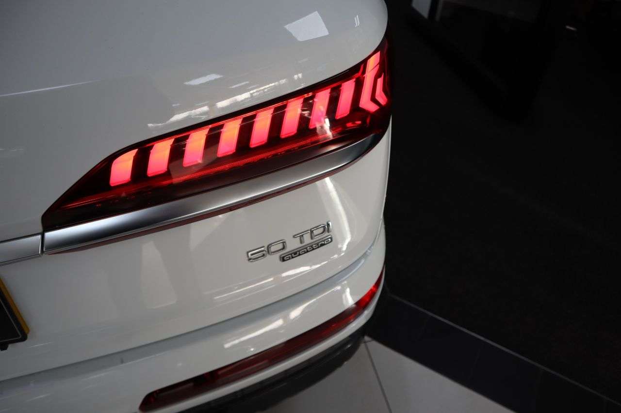 2019 AUDI Q7 2019 AUDI Q7