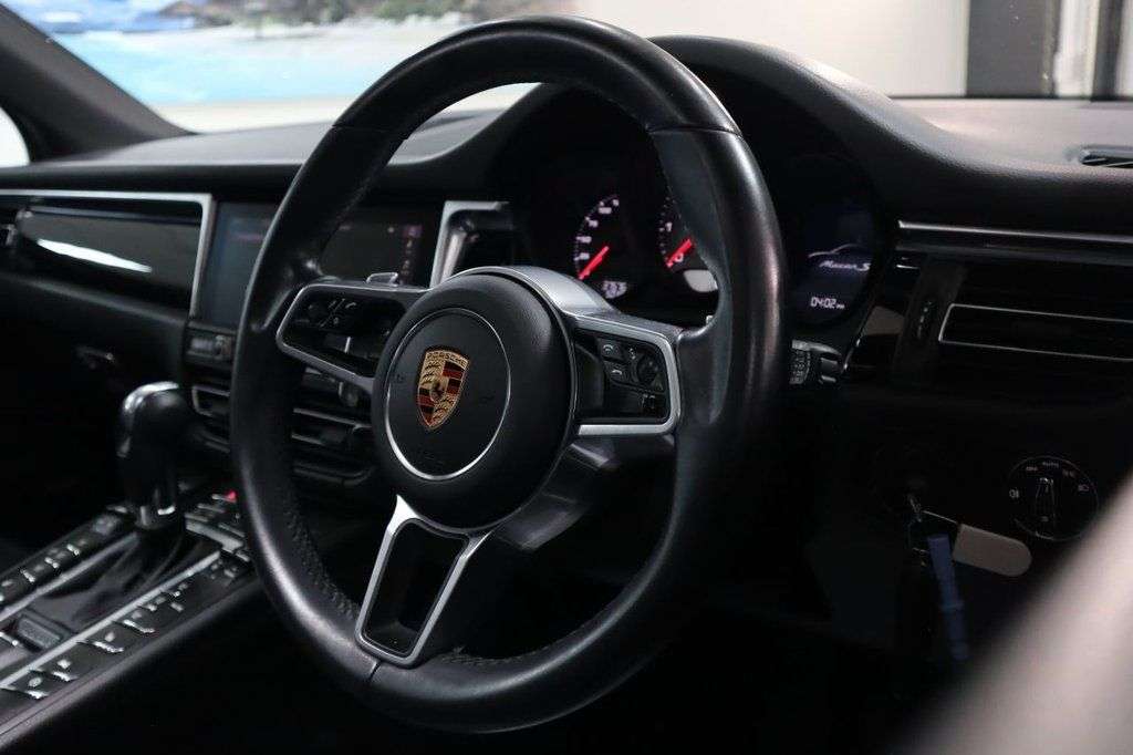 2020 PORSCHE MACAN 2020 PORSCHE MACAN