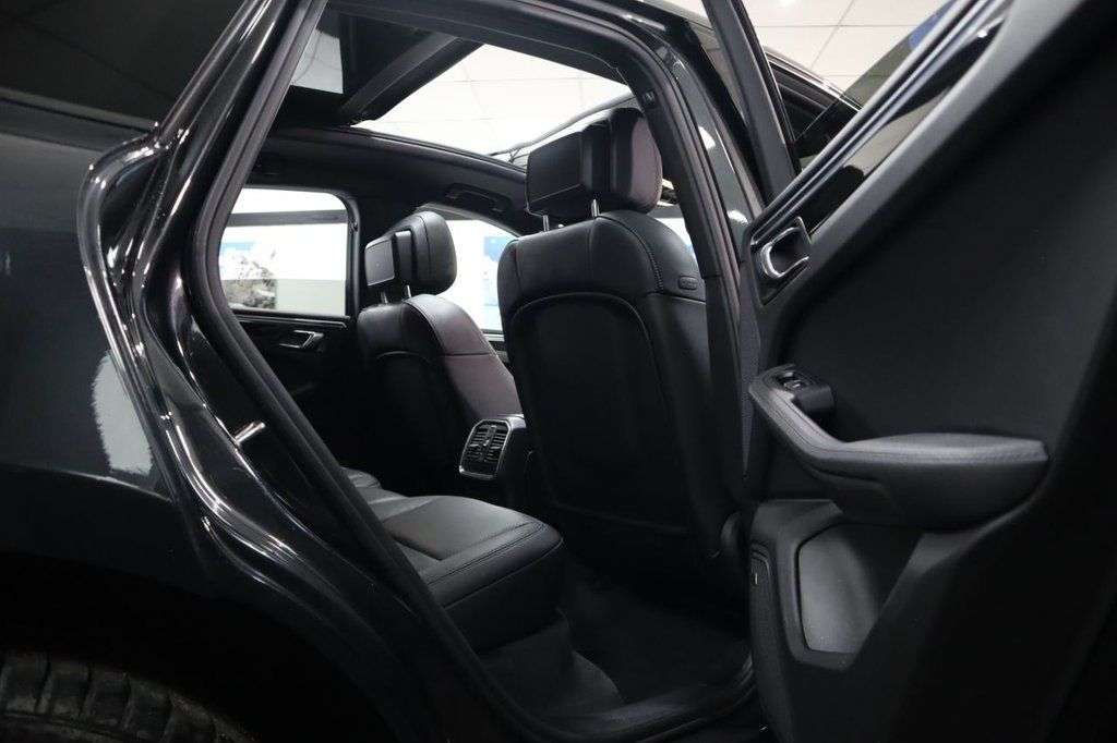 2020 PORSCHE MACAN 2020 PORSCHE MACAN