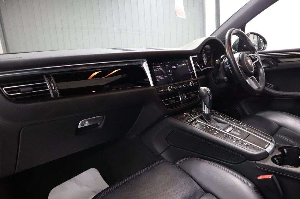 2020 PORSCHE MACAN 2020 PORSCHE MACAN