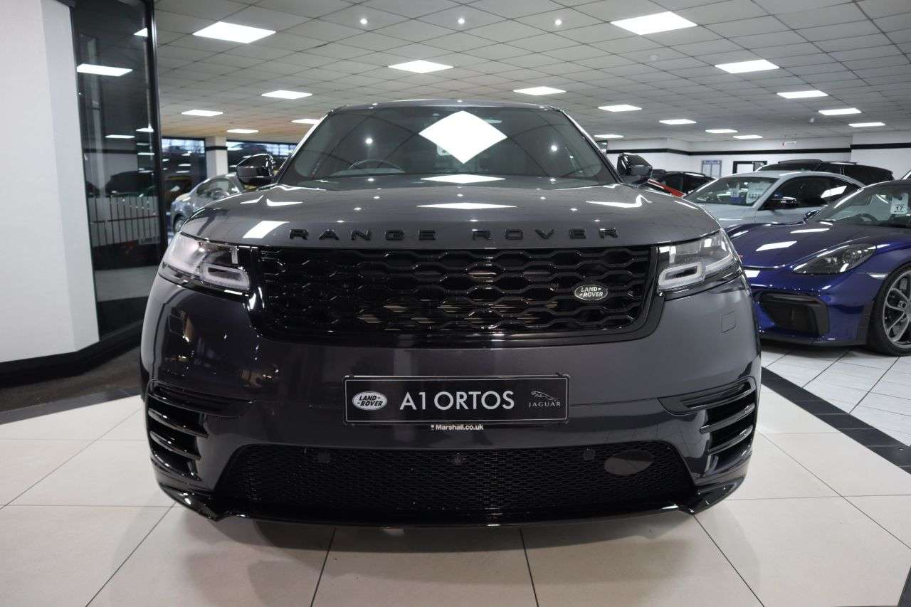A 2019 LAND ROVER RANGE ROVER VELAR 3.0 D300 R-Dynamic HSE SUV 5dr Diesel Auto 4WD Euro 6 (s/s) (300 ps) BE QUI A 2019 LAND ROVER RANGE ROVER VELAR 3.0 D300 R-Dynamic HSE SUV 5dr Diesel Auto 4WD Euro 6 (s/s) (300 ps) BE QUI