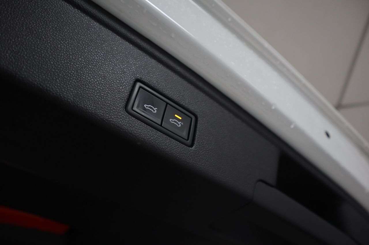 2020 VOLKSWAGEN TOUAREG 2020 VOLKSWAGEN TOUAREG